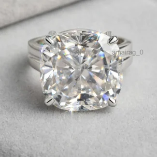 5 Ct Off White Diamond Ring